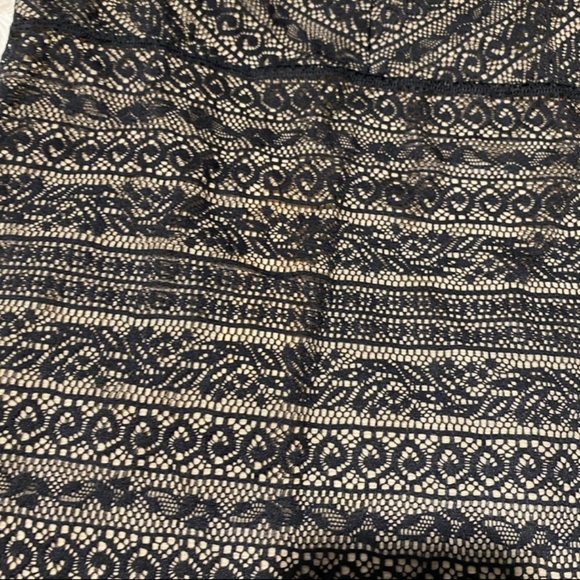 LOFT | Lace Overlay Black and Nude Cami Tank Top Women's Size Small Petite - Picture 3 of 8